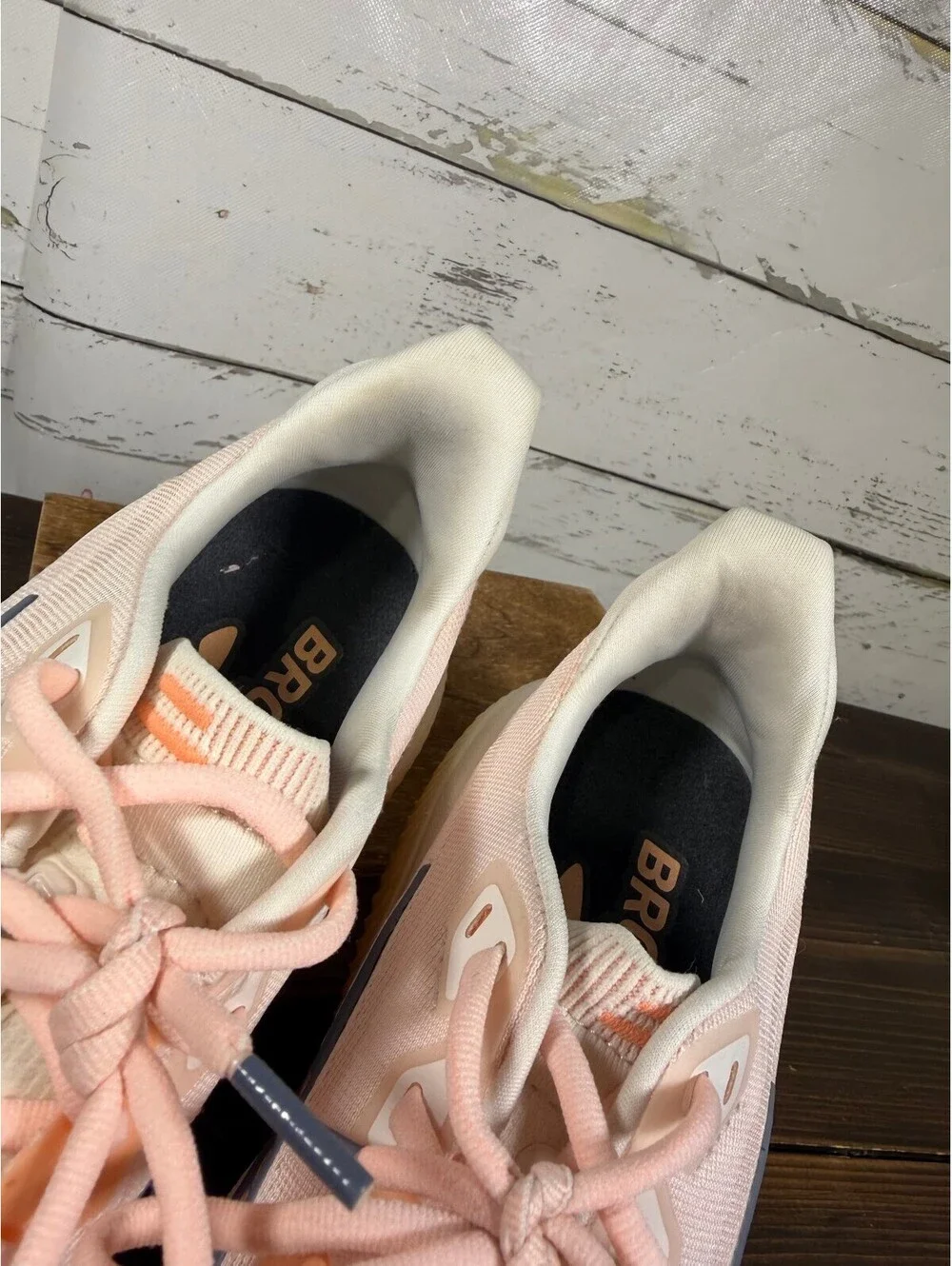 Brooks Ghost 18 Running Shoes Star White/Cyber Peach/Grey Size Women's 9.5